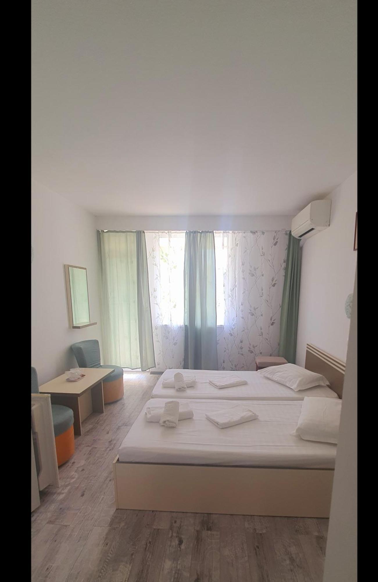 Hotel Pescarus Mamaia Exteriör bild
